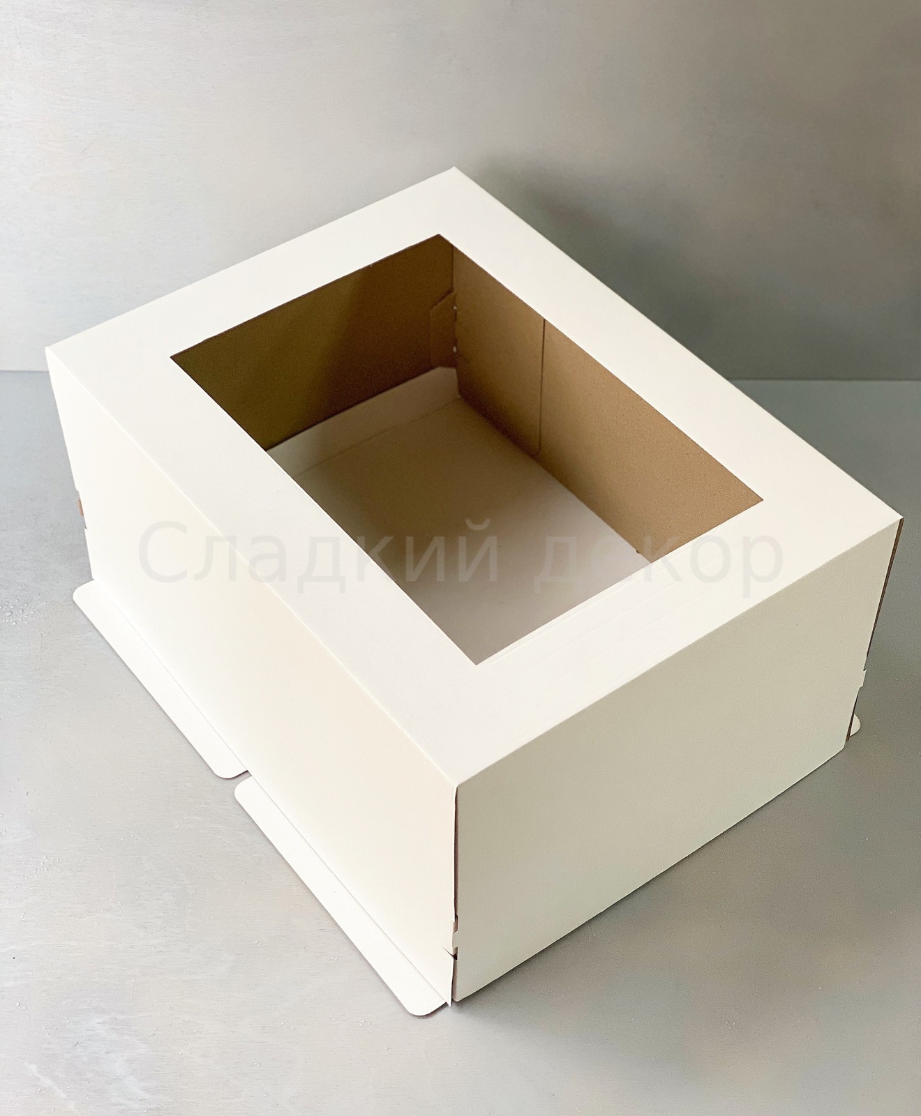 Коробка для торта с окном 400*300*200 мм