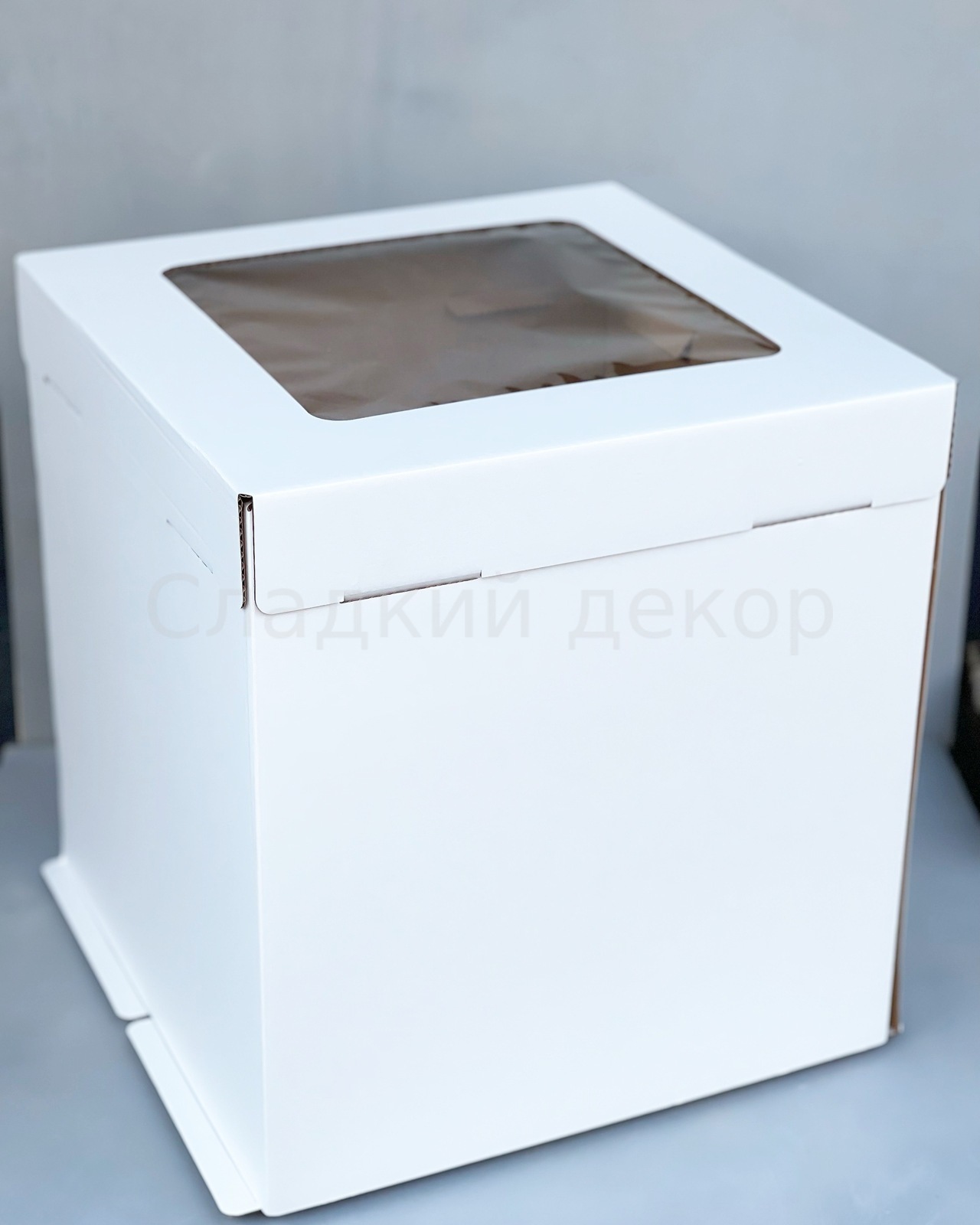 Коробка для торта с окном, 420*420*450 мм