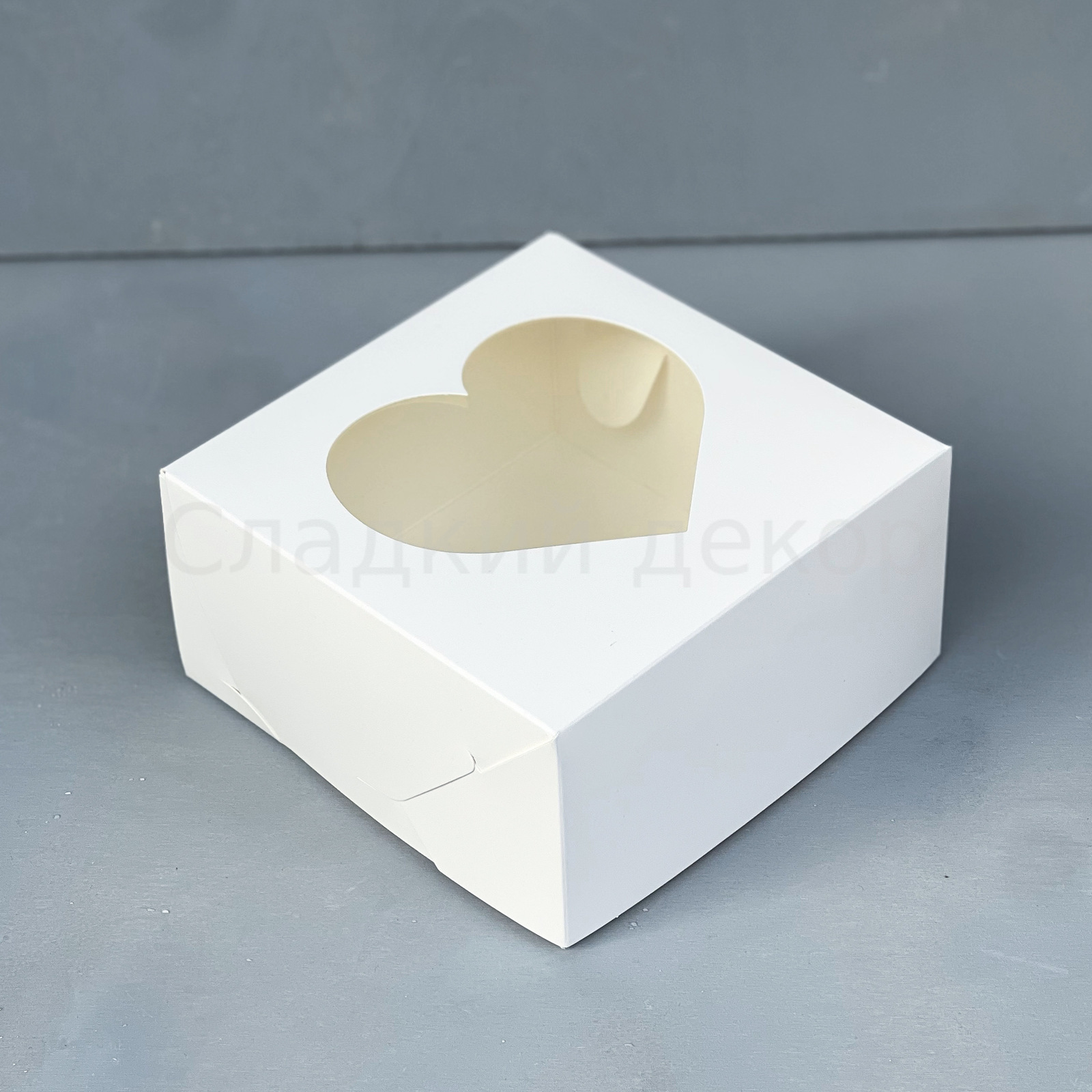 Коробка для бенто-торта с окном 160*160*80 мм, сердце
