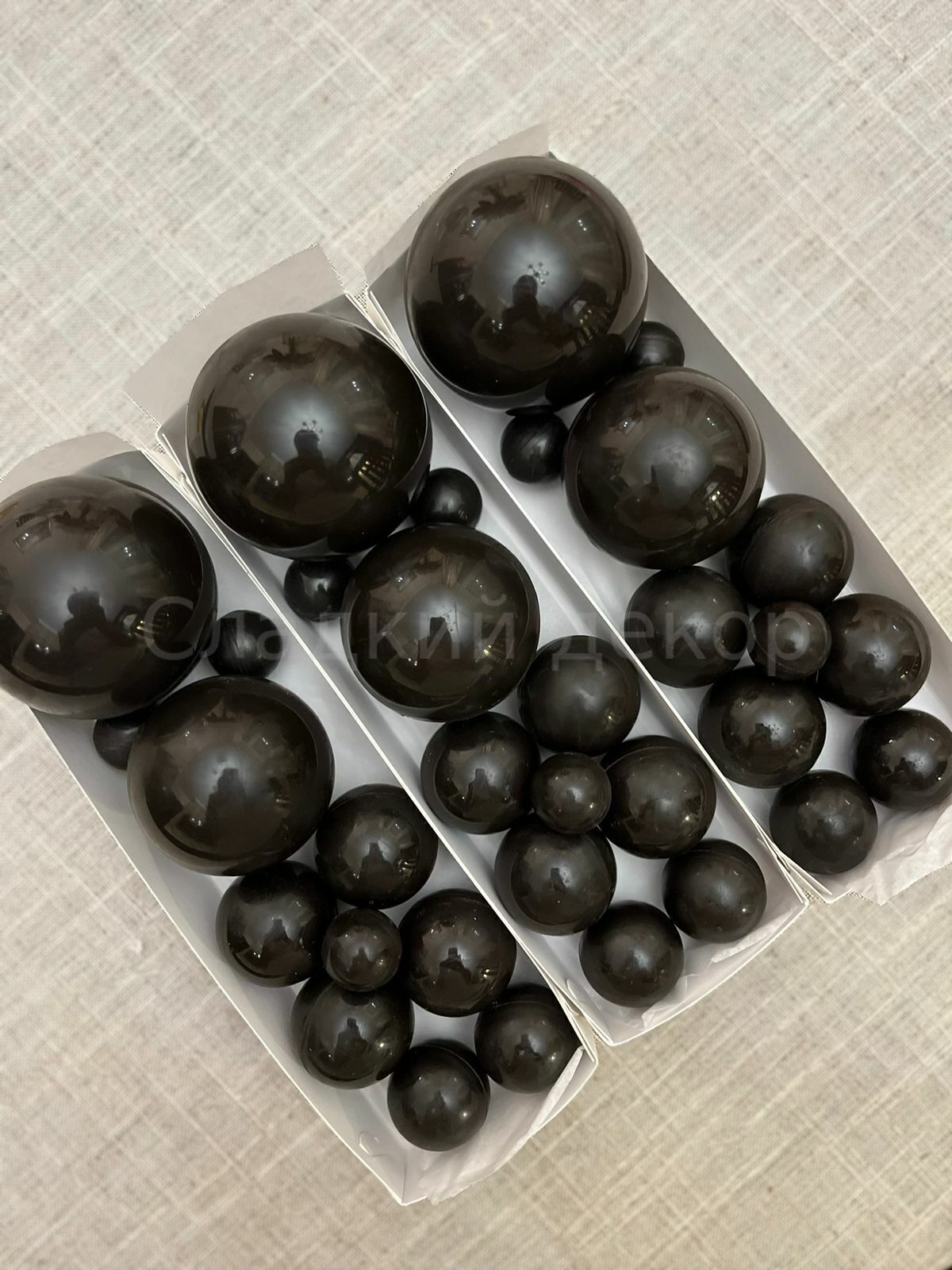 Набор шаров из шоколадной глазури, черные